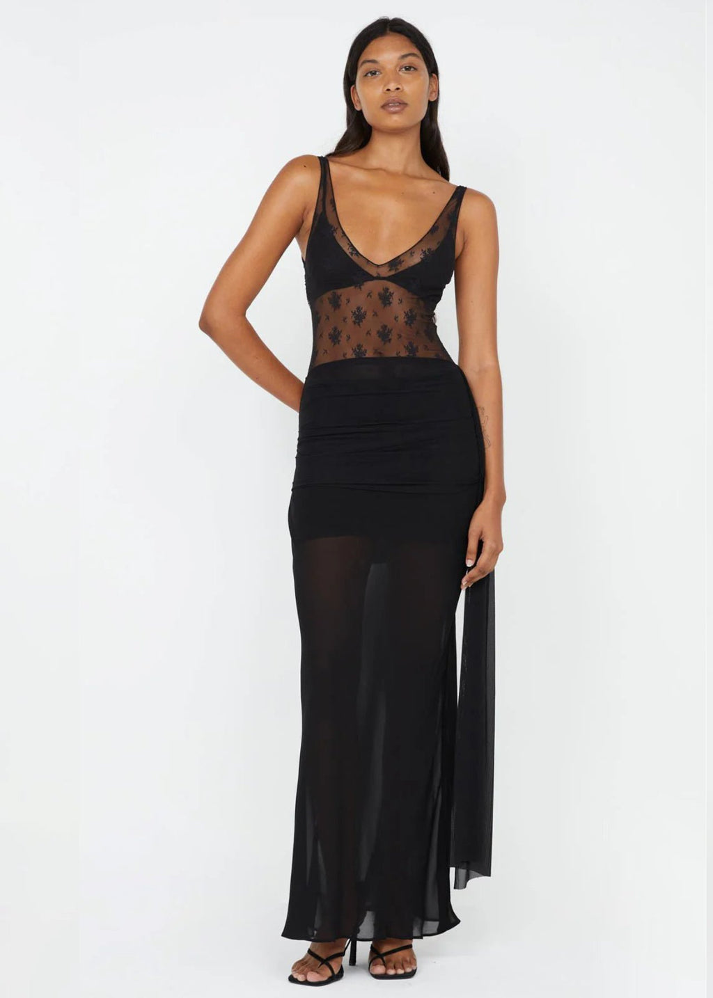 Kalena V Dress in Black - Ché by Chelsey