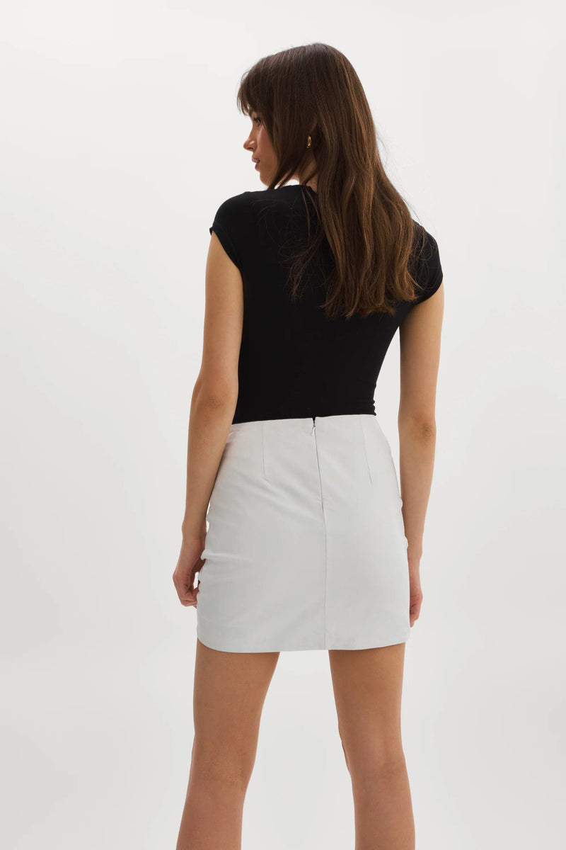 Aricia Skirt in White - Ché by Chelsey